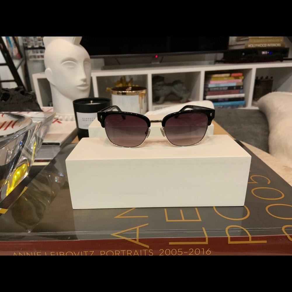 Men’s Fossil Wayfarer Style Sunglasses! - Picture 3 of 4